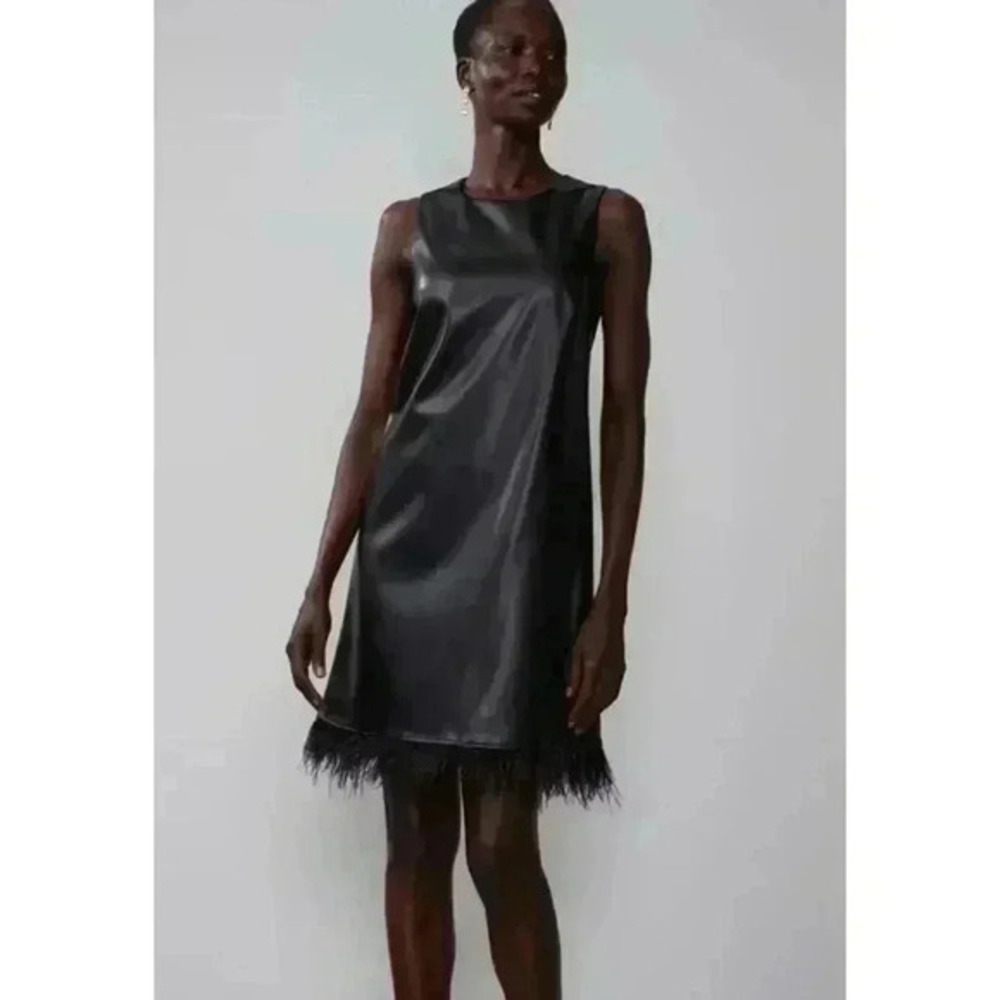 Forcynthia Sleeveless Feather Trim PU Mini Dress‎ size S